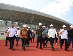Menpora Dito bersama Menko PMK Muhadjir Effendy Tinjau Progres Pembangunan Fasilitas Venue