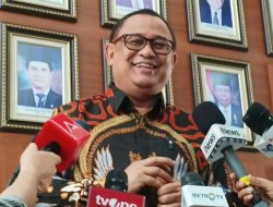 Ketua KPU Resmi Dipecat, Pemerintah Pastikan Pelaksanaan Pilkada Serentak 2024 Tepat Waktu