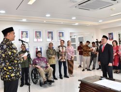 Menpora Dito Resmi Lantik Ferry Yuniarto Sebagai Direktur LPDUK