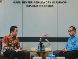 Wamenpora Taufik Hidayat dan Budi Karya Bahas Masa Depan Bulu Tangkis Indonesia