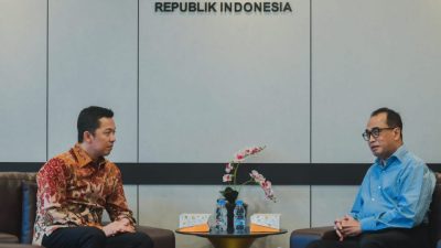Wamenpora Taufik Hidayat dan Budi Karya Bahas Masa Depan Bulu Tangkis Indonesia
